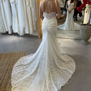 Elegant White Lace Wedding Dress | Grace Loves Lace Sienna Dress | Size S